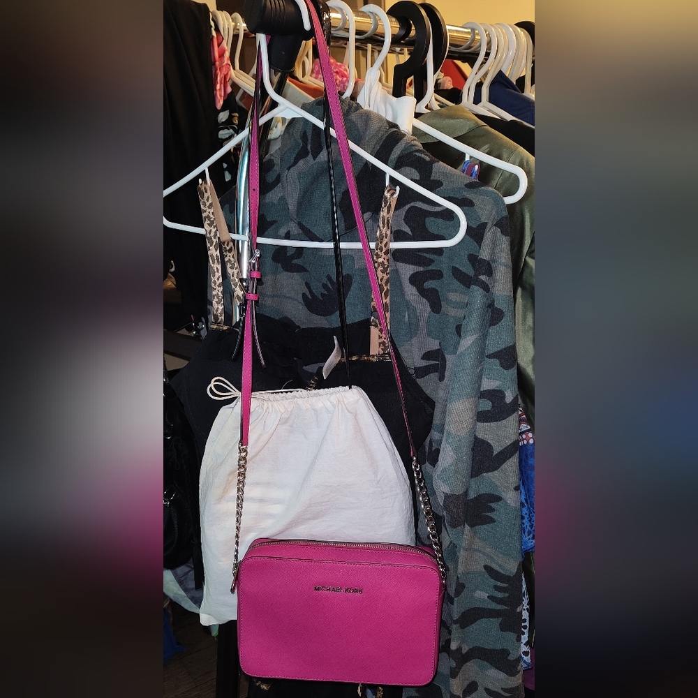 Micheal Kors - Picture 3 of 3